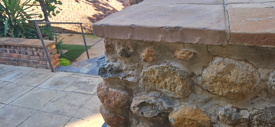 5 Bedroom Property for Sale in Langenhovenpark Free State